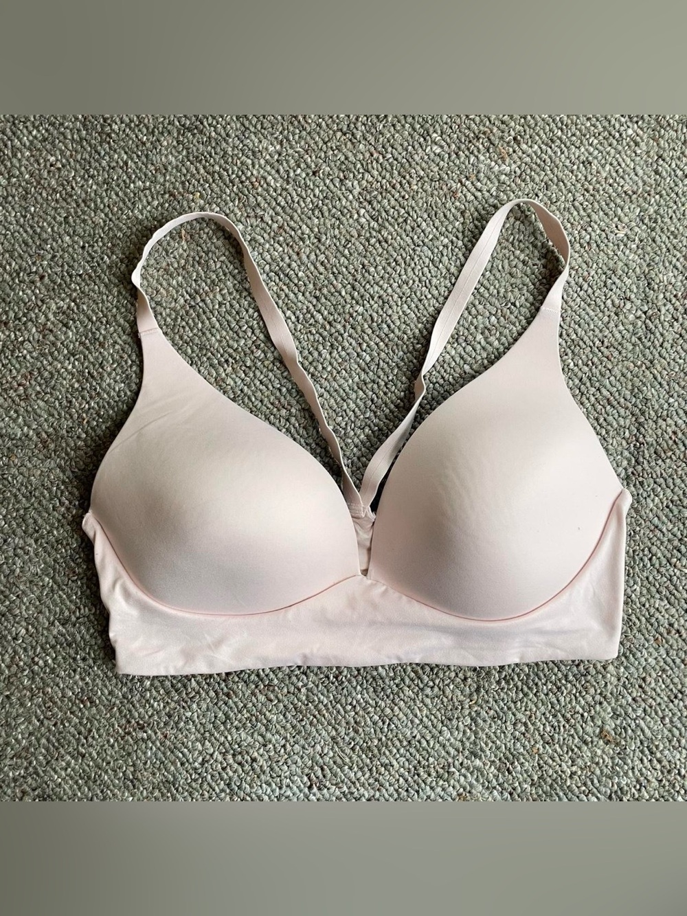 Victoria's Secret Lightly Lined Plunge Lounge Bra! Size 34D